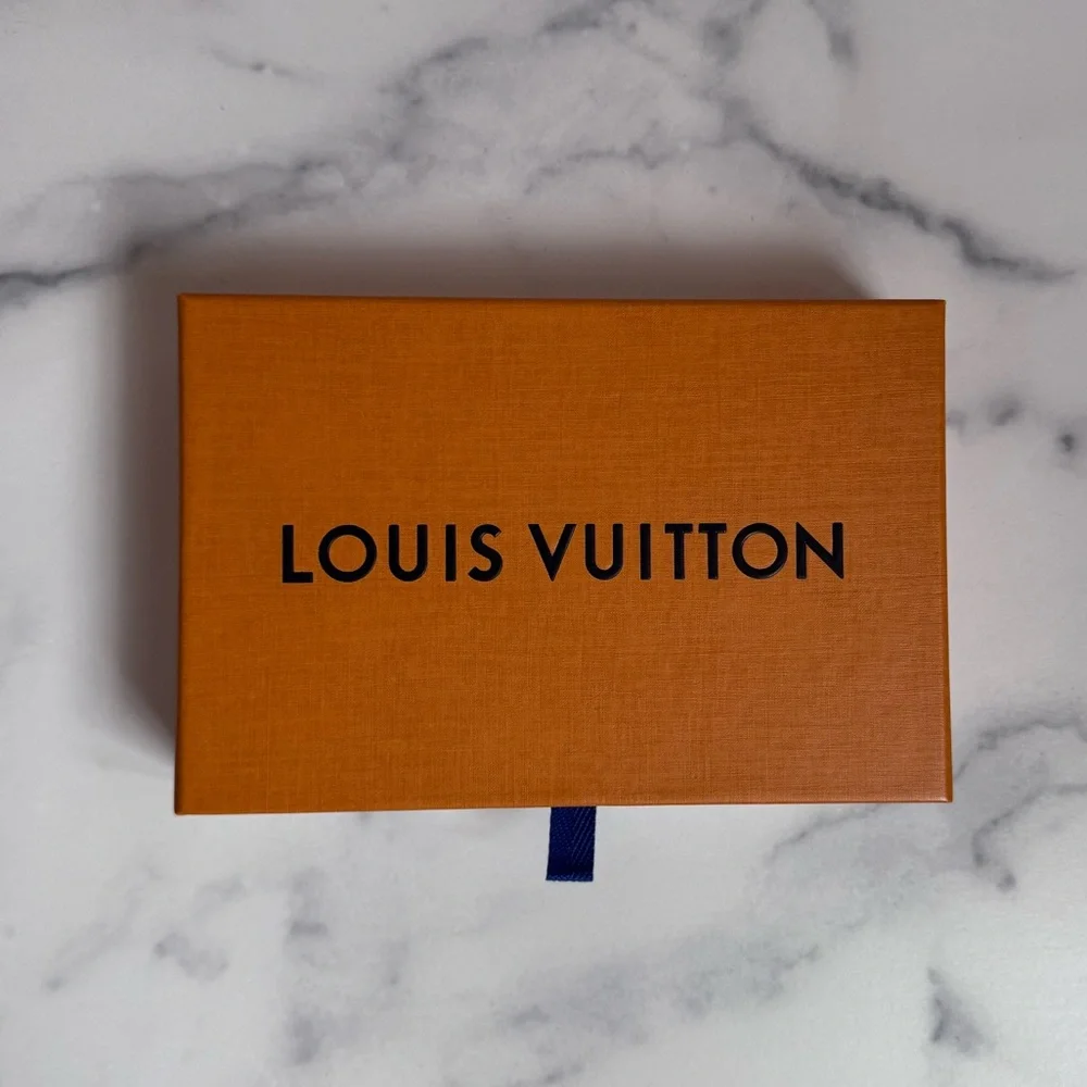 Louis Vuitton Mini Pochette - Picture 7 of 10